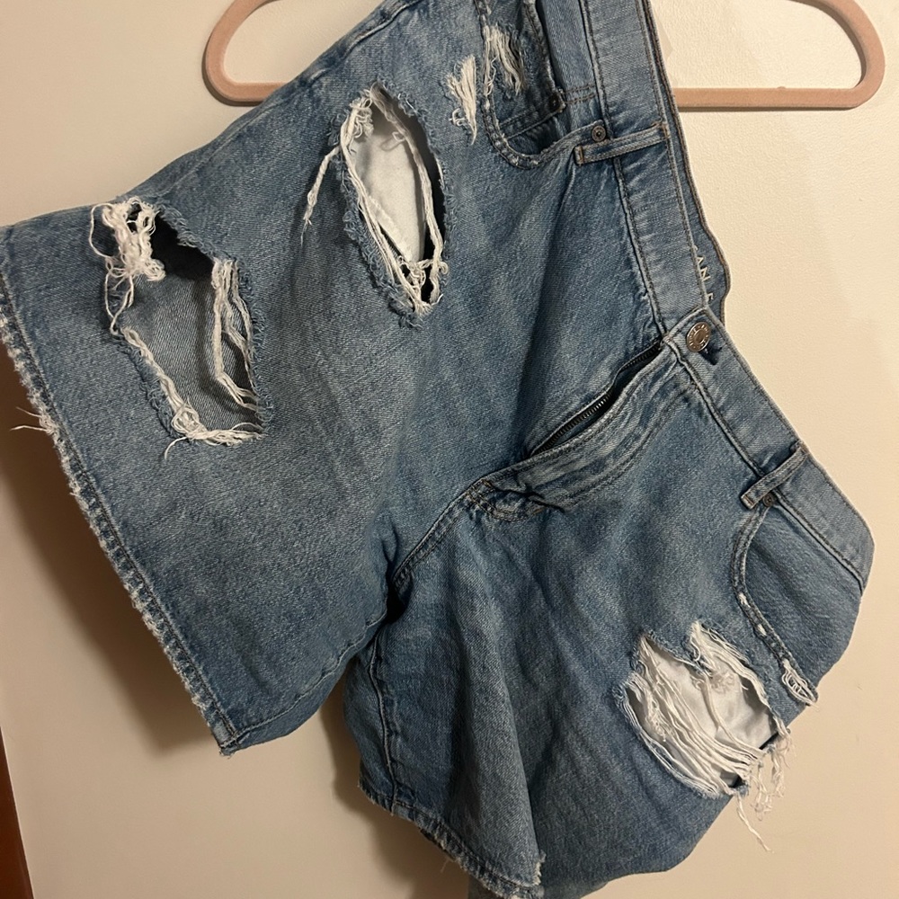 AE 90’s boyfriend short